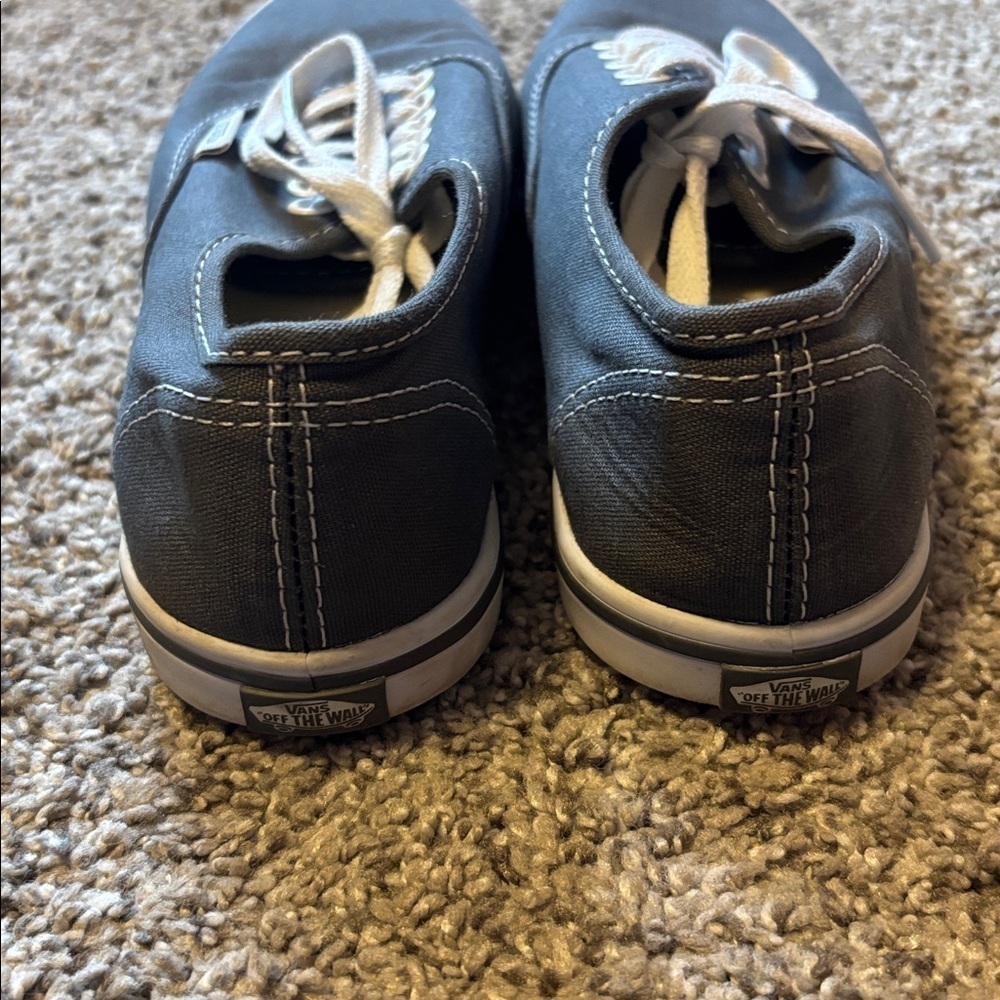 Vans - Picture 5 of 7